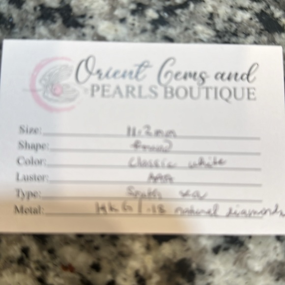 Authentic South sea pearl in 14KG with real natural diamond